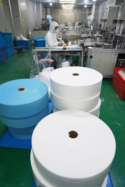 江西 開足馬力生產(chǎn)防護(hù)用品 全力保障市場供應(yīng)